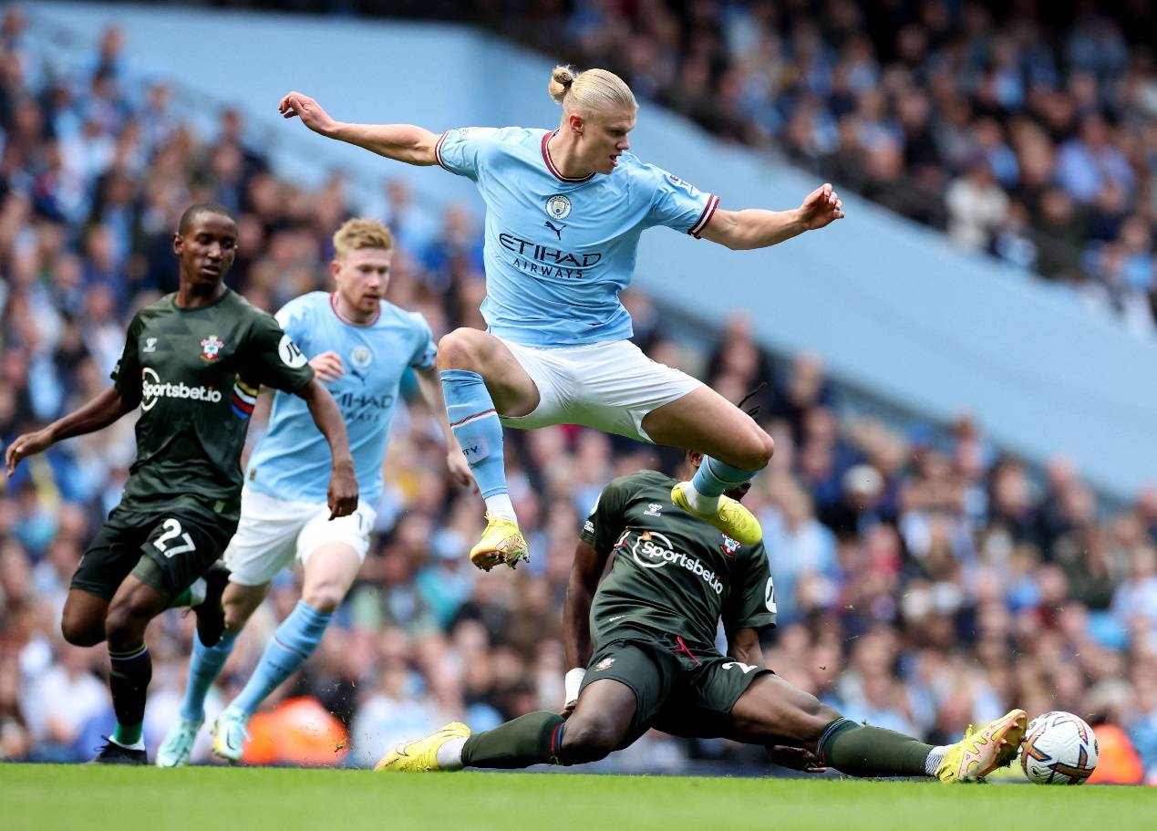 曼城主场不敌伯恩茅斯，遭遇失利